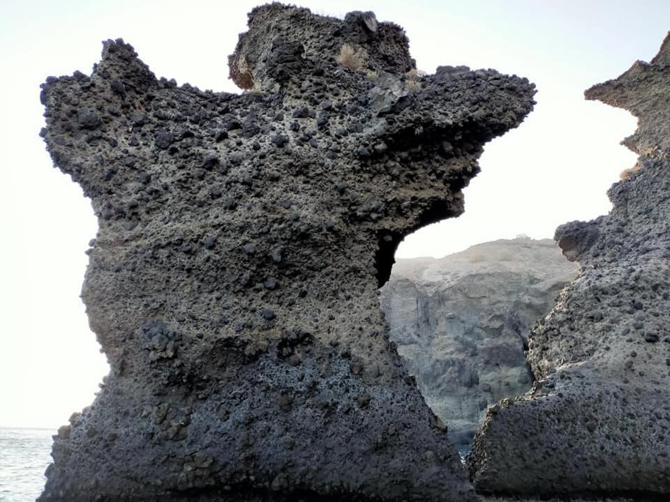 Rodothea And Adams On The Beach, Santorini Монолитос Екстериор снимка